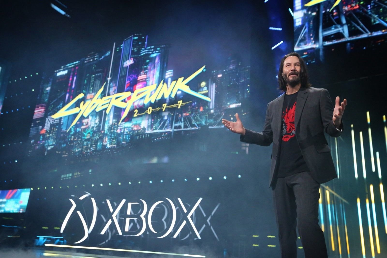Reeves' appearance made many fans very happy (Photo: Casey Rodgers/Invision for Xbox/AP Images)